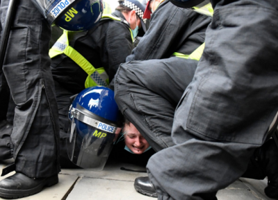 ادامه تظاهرات مردم انگلیس علیه لایحه افزایش سرکوبگری پلیس خبرنگاران