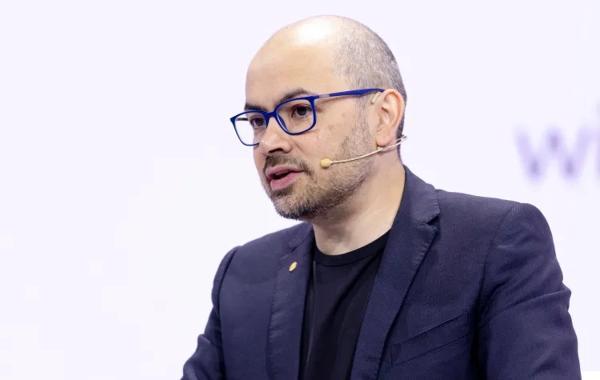 مدیر ارشد هوش مصنوعی گوگل برای ایفای نقشی نو از سمت خود استعفا می دهد